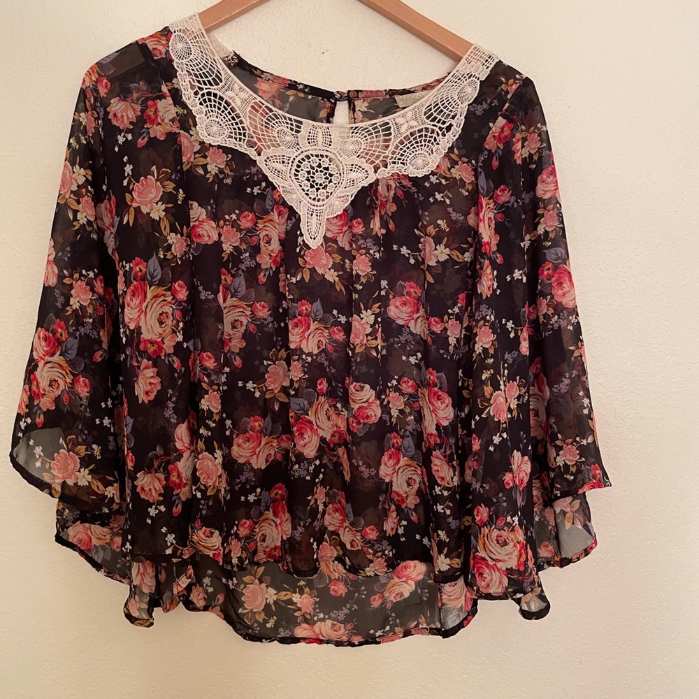 Derek Heart🌹Floral Boho blouse (Free People vibe)